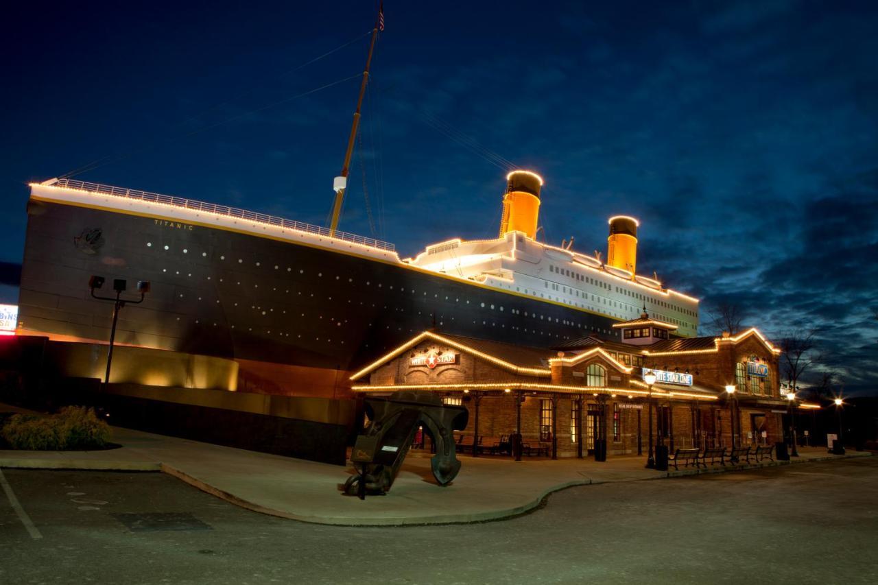 Smoky Bear Lodge With Guest House, Hot Tub, 1089 Free Tickets Each Paid Day, Dollywood And More 塞维尔维尔 外观 照片