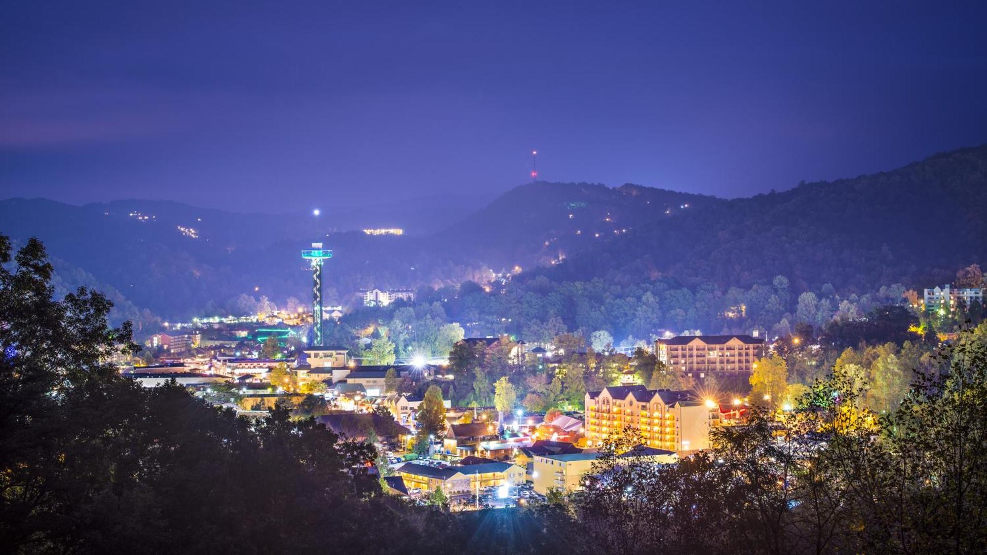 Smoky Bear Lodge With Guest House, Hot Tub, 1089 Free Tickets Each Paid Day, Dollywood And More 塞维尔维尔 外观 照片