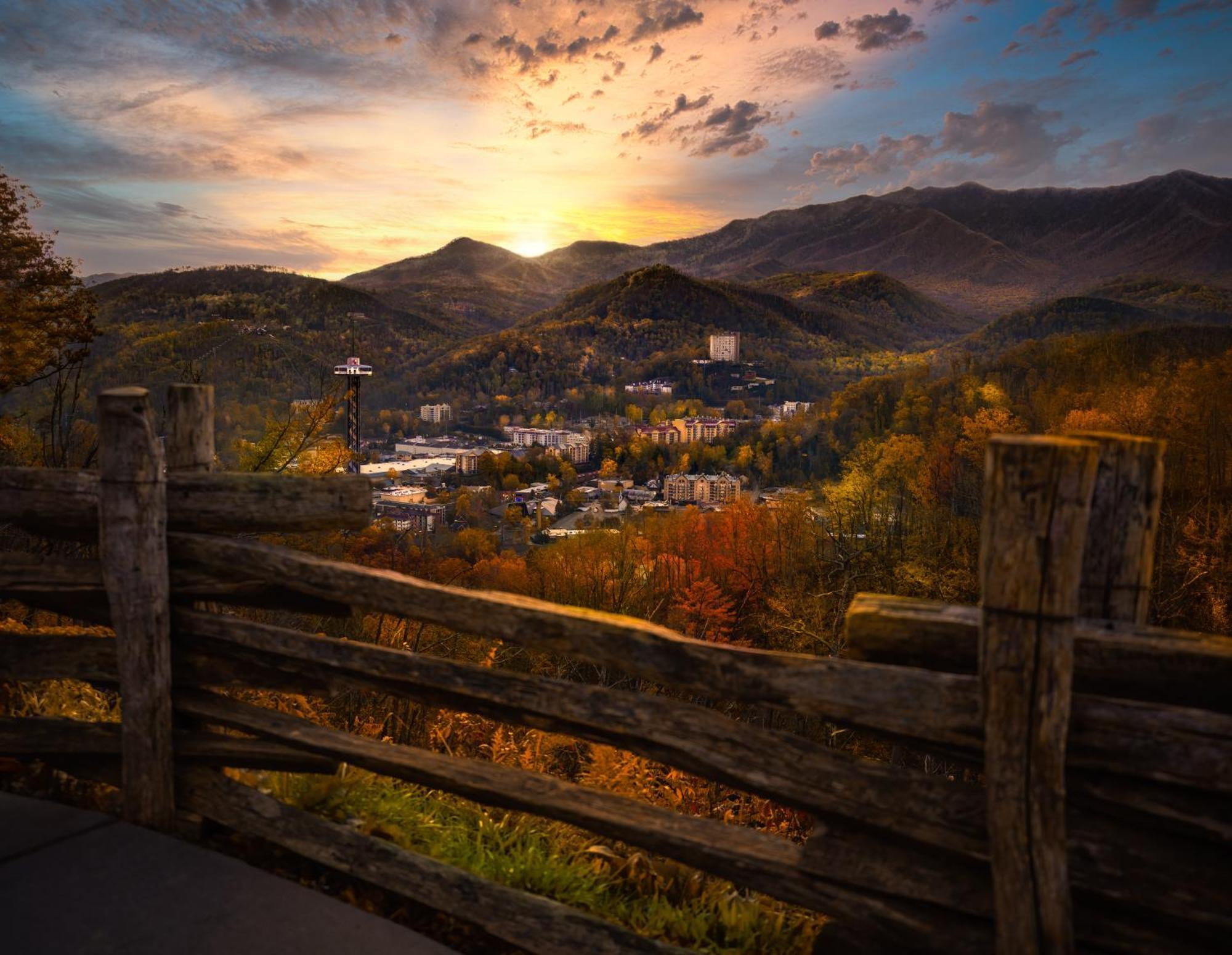 Smoky Bear Lodge With Guest House, Hot Tub, 1089 Free Tickets Each Paid Day, Dollywood And More 塞维尔维尔 外观 照片
