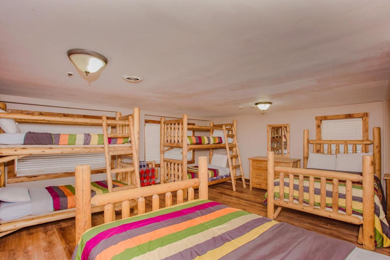 Smoky Bear Lodge With Guest House, Hot Tub, 1089 Free Tickets Each Paid Day, Dollywood And More 塞维尔维尔 外观 照片